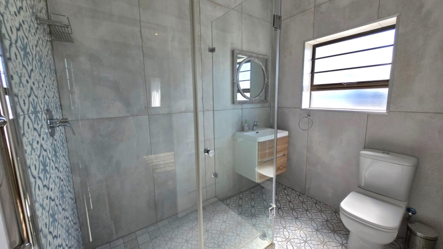 4 Bedroom Property for Sale in Kleinbaai Western Cape